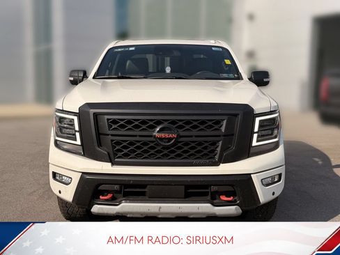 Used 2021 Nissan Titan PRO-4X w/ Pro-4x Convenience Package AWD/4WD image 3