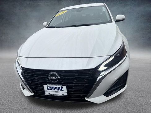 Used 2023 Nissan Altima 2.5 SV image 11