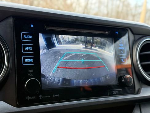 Used 2017 Toyota Tacoma TRD Off-Road w/ Tow Package image 13