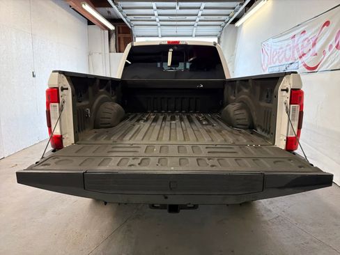 Used 2017 Ford F250 Lariat w/ Lariat Ultimate Package image 7