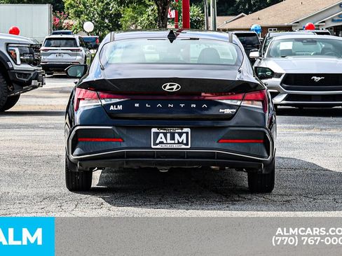 Used 2024 Hyundai Elantra SEL FWD image 12