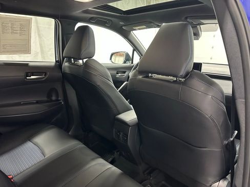 Used 2025 Toyota Corolla Cross XSE w/ Convenience Package image 54