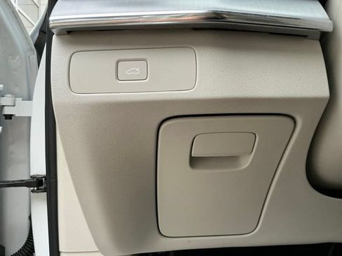 Certified 2023 Volvo XC90 B5 Core w/ Protection Package Premier AWD/4WD image 21