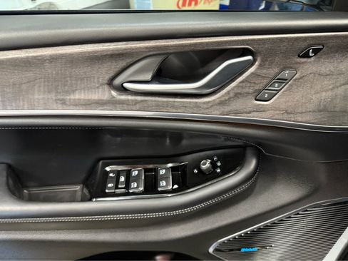 Used 2022 Jeep Grand Cherokee L Overland w/ Luxury Tech Group IV image 9