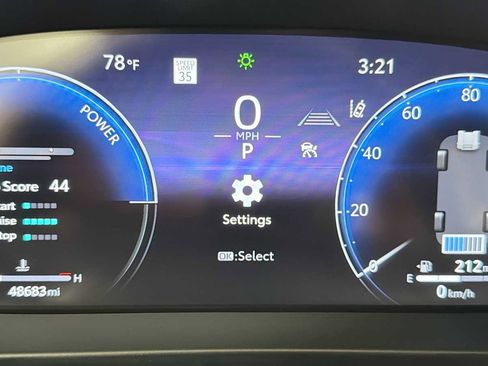 Certified 2024 Toyota Crown AWD/4WD image 17