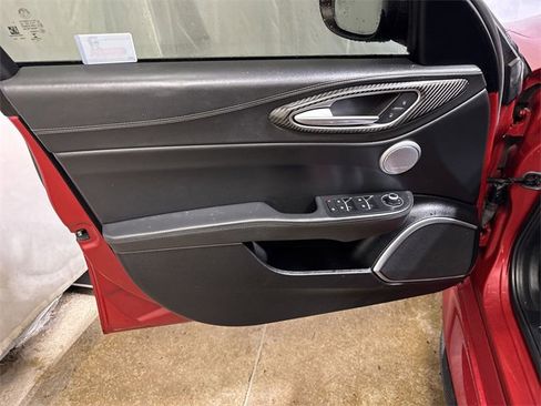 Used 2021 Alfa Romeo Giulia Ti Sport w/ Carbon Package image 21