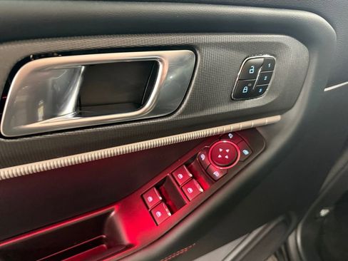 Used 2025 Ford Explorer ST image 30