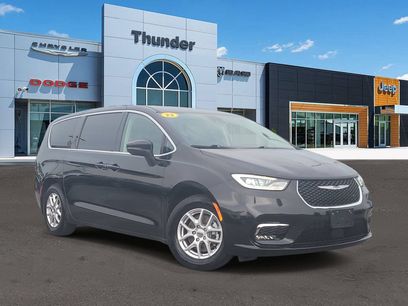 Used 2023 Chrysler Pacifica Touring-L