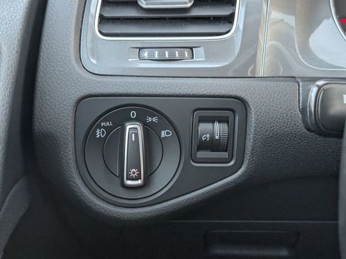 Used 2017 Volkswagen Golf Alltrack SE image 21