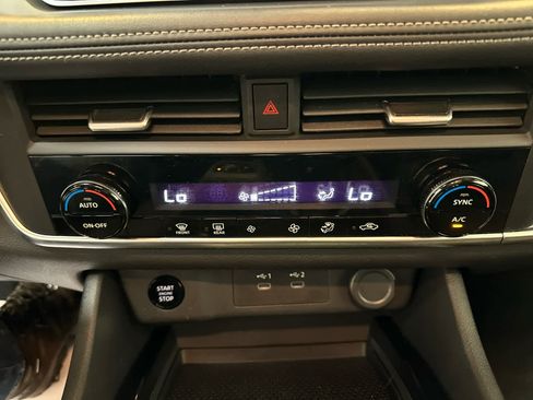 Certified 2024 Nissan Rogue SV image 17