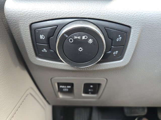 Used 2019 Ford F150 XLT w/ Equipment Group 302A Luxury AWD/4WD image 21