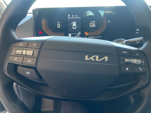 Used 2025 Kia K4 LXS image 29