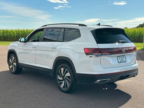 Used 2024 Volkswagen Atlas SE AWD/4WD image 5