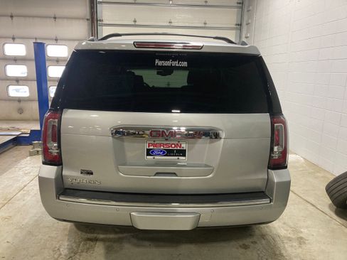 Used 2020 GMC Yukon Denali w/ Denali Premium Package image 15
