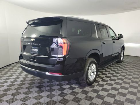 New 2026 Chevrolet Suburban LS image 4