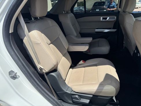 Used 2021 Ford Explorer Limited w/ Equipment Group 301A AWD/4WD image 22