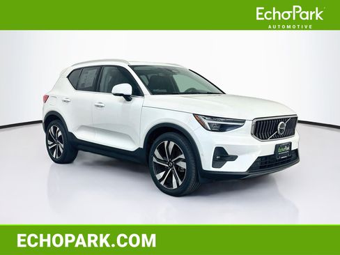 Used 2023 Volvo XC40 B5 Ultimate AWD/4WD image 1