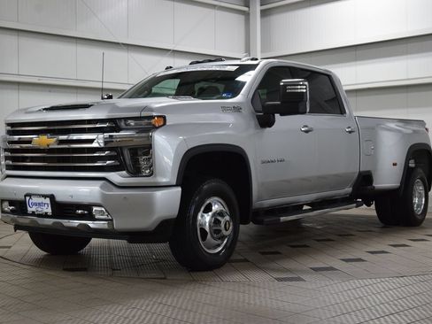Used 2022 Chevrolet Silverado 3500 High Country w/ LPO, Hitch Package AWD/4WD image 3