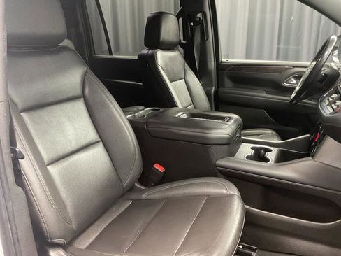 Used 2023 Chevrolet Suburban Z71 w/ Luxury Package image 16