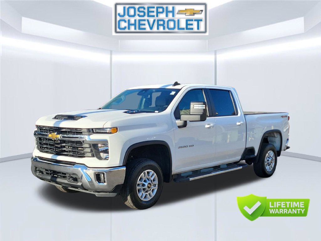 Used 2025 Chevrolet Silverado 2500 LT w/ Convenience Package AWD/4WD image 3
