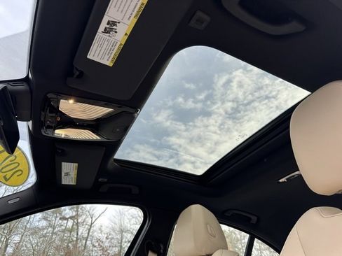 Used 2021 BMW 330i xDrive Sedan w/ Premium Package image 21