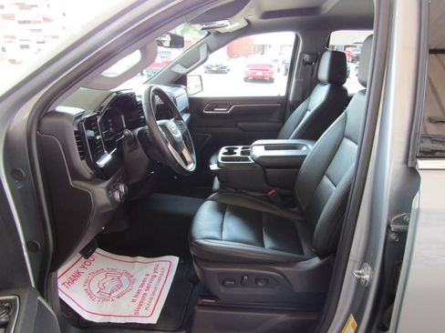 Used 2025 GMC Sierra 1500 SLT AWD/4WD image 26