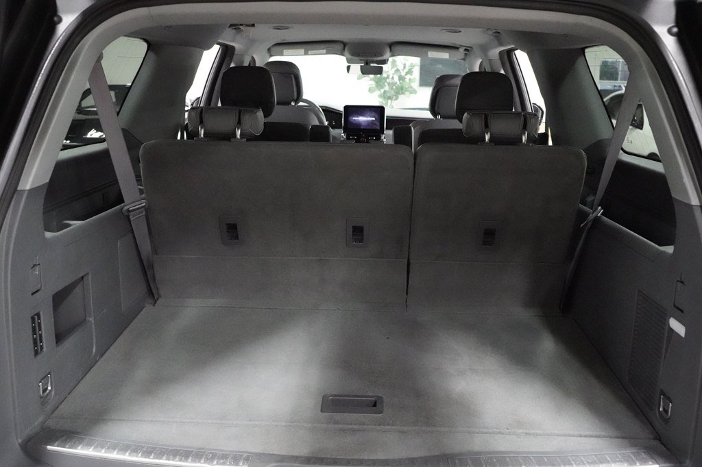 Used 2019 Lincoln Navigator L Select RWD image 24