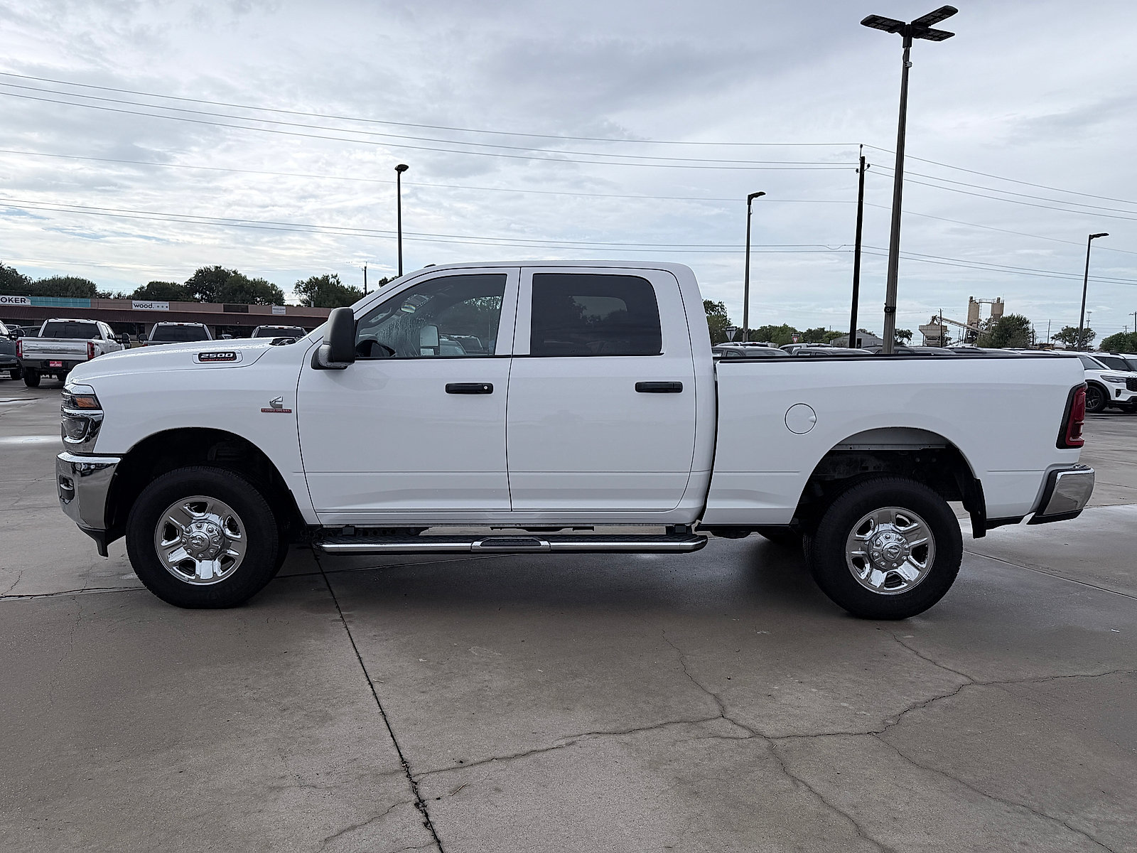 Used 2025 RAM 2500 Tradesman w/ Chrome Appearance Group AWD/4WD image 4