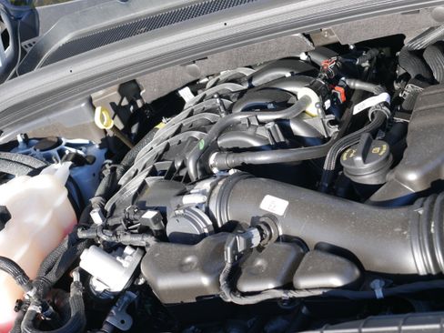 Used 2024 Jeep Grand Cherokee L Limited w/ Black Appearance Package image 12