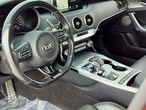 Used 2018 Kia Stinger GT2 image 16