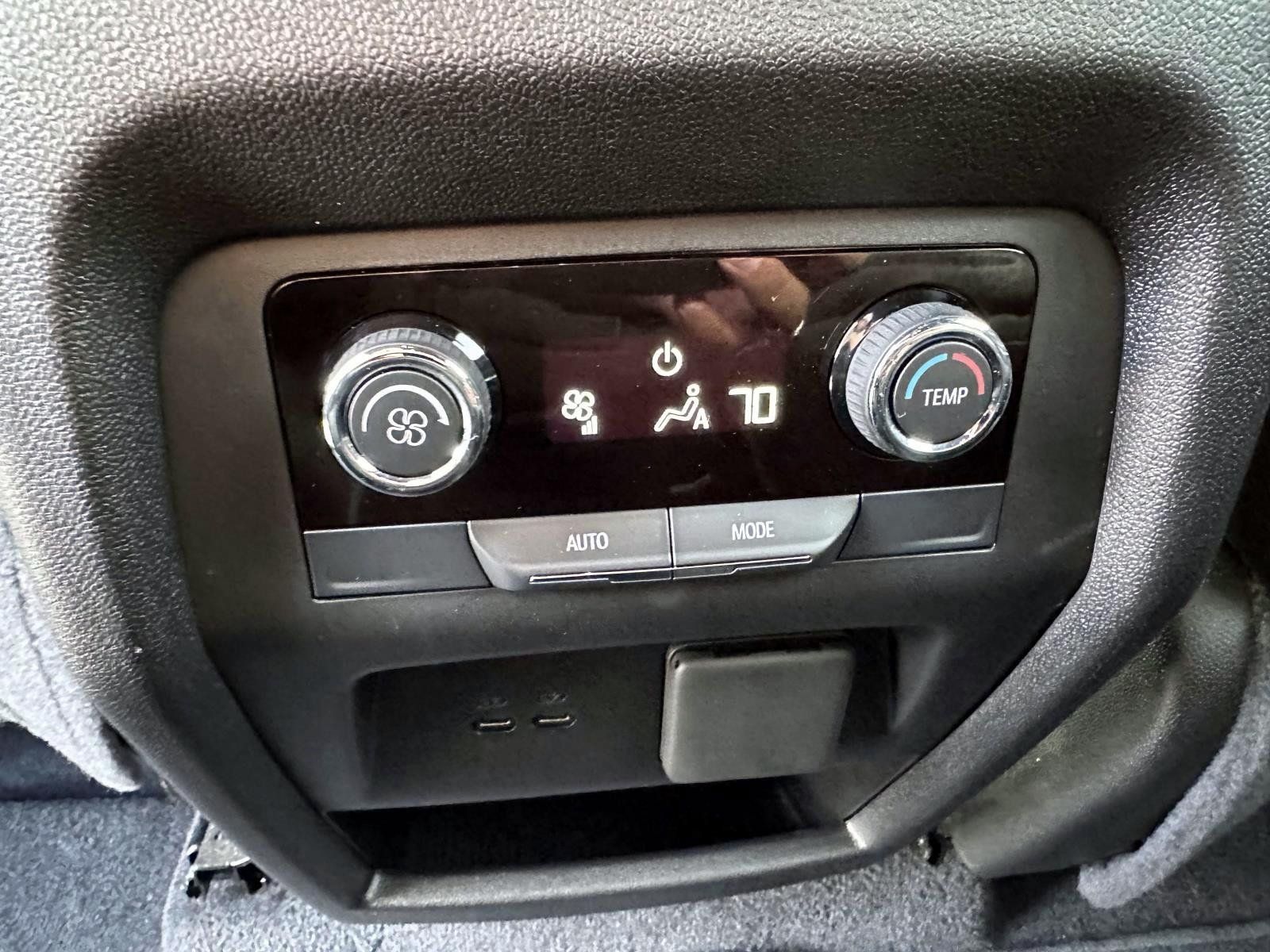 Used 2025 Chevrolet Traverse LT w/ Driver Confidence Package FWD image 14