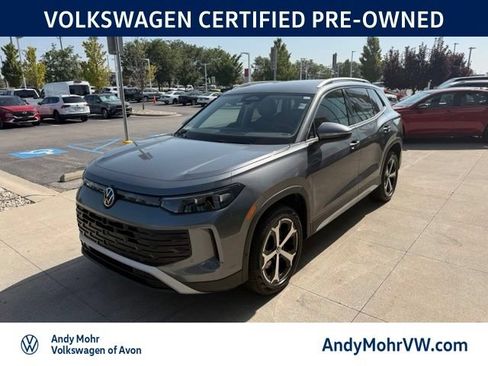 Used 2026 Volkswagen Tiguan SE AWD/4WD image 3