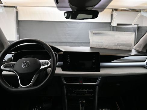 New 2026 Volkswagen Taos SE image 22