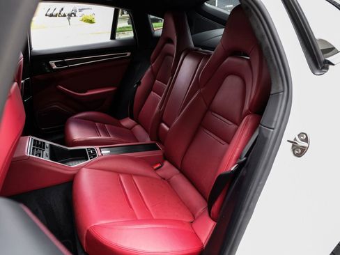 Used 2020 Porsche Panamera GTS AWD/4WD image 34
