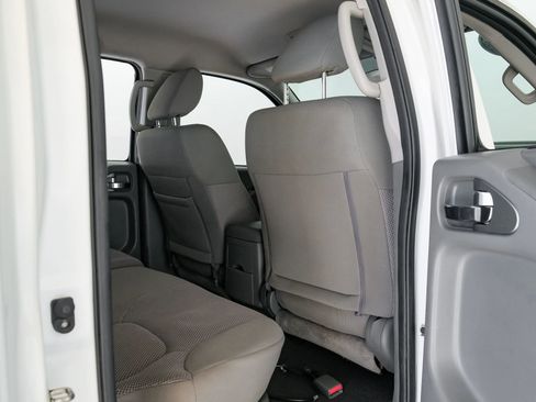 Used 2019 Nissan Frontier SV image 30