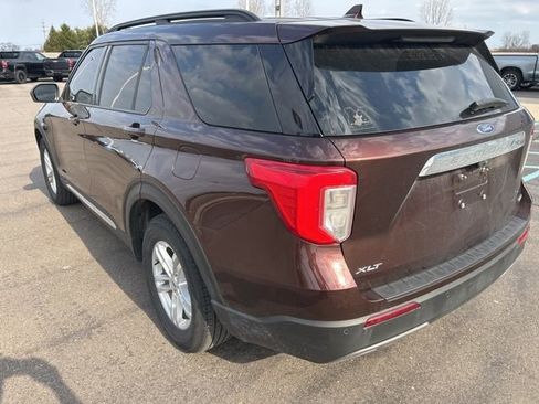 Used 2020 Ford Explorer XLT w/ Equipment Group 202A image 7