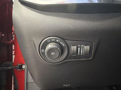 Used 2023 Jeep Compass Limited AWD/4WD image 10