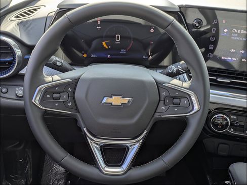 New 2026 Chevrolet Trax LT w/ Driver Confidence Package FWD image 18