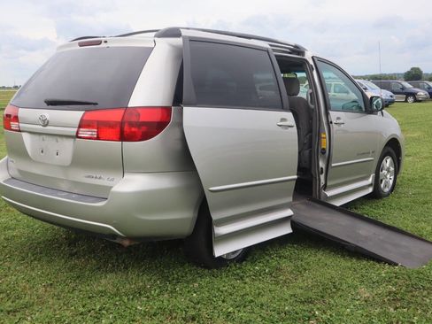 Used 2004 Toyota Sienna LE FWD image 6