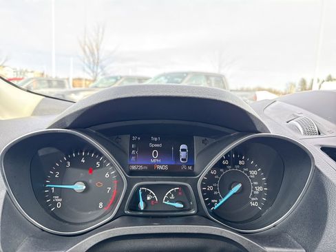 Used 2017 Ford Escape Titanium image 19