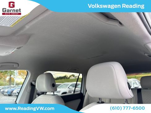 Used 2020 Volkswagen Tiguan S image 29