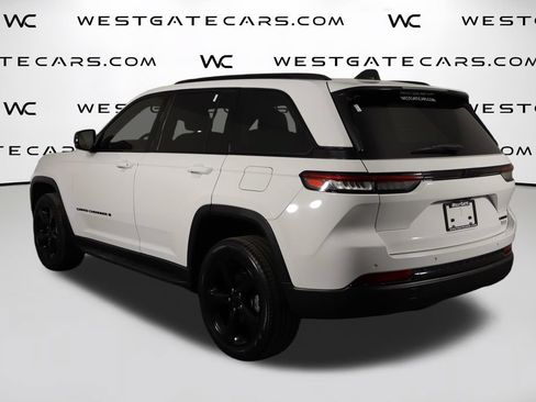 Used 2023 Jeep Grand Cherokee Limited w/ Black Appearance Package RWD image 44