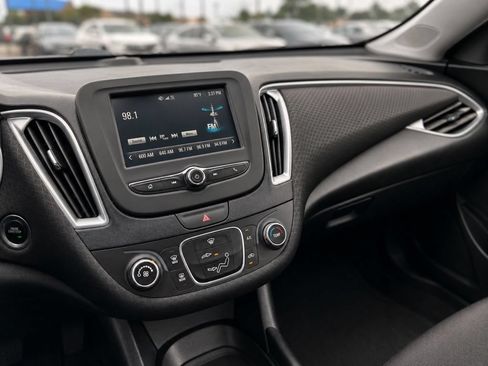 Used 2018 Chevrolet Malibu LS FWD image 14