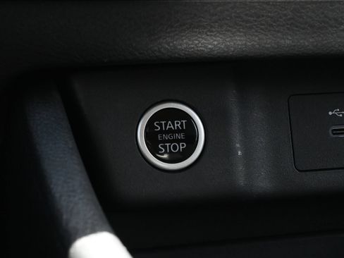 Used 2023 Nissan Rogue SV AWD/4WD image 15