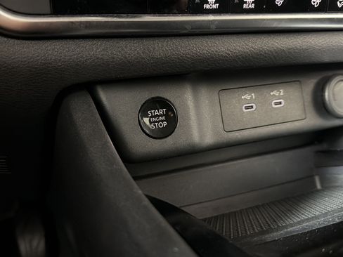 Used 2024 Nissan Rogue SV FWD image 25