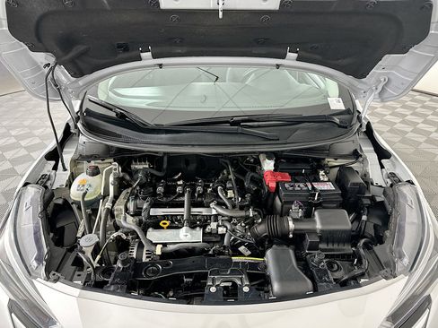 Used 2025 Nissan Versa SV FWD image 31