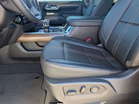 Used 2024 Chevrolet Silverado 1500 High Country w/ Midnight Edition image 15