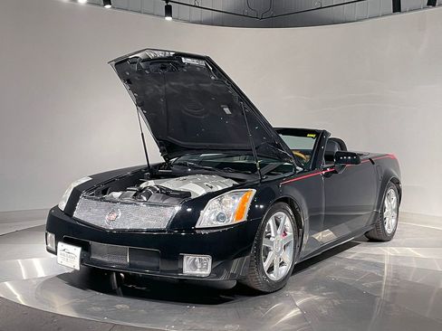 Used 2005 Cadillac XLR image 26