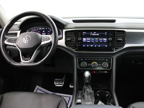 Used 2023 Volkswagen Atlas SEL R-Line AWD/4WD image 9