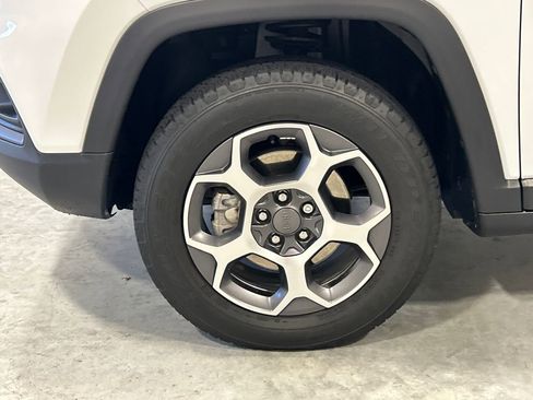 Used 2022 Jeep Compass Trailhawk w/ Trailhawk Convenience Group image 11